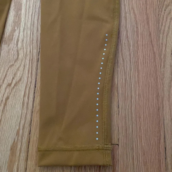 Lululemon sz 2 Fast and Free reflective high rise tights  NWOT - Picture 2 of 8